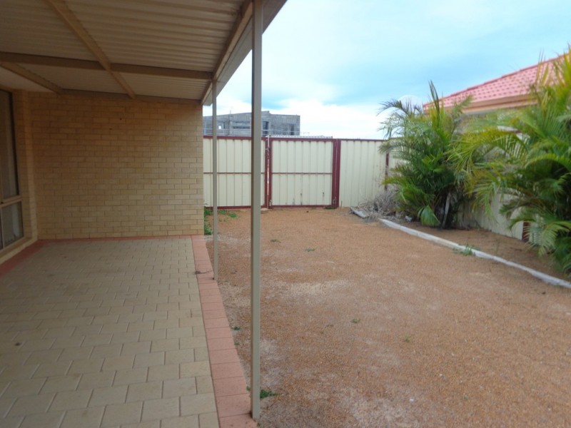 6 Reef Boulevard, Drummond Cove WA 6532