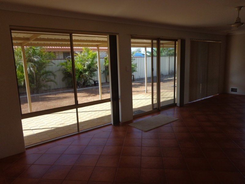 6 Reef Boulevard, Drummond Cove WA 6532