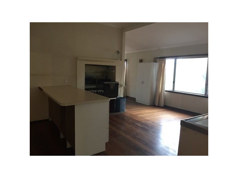 21 Dampier Street, Beachlands WA 6530