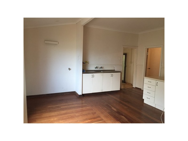 21 Dampier Street, Beachlands WA 6530