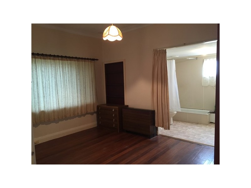 21 Dampier Street, Beachlands WA 6530