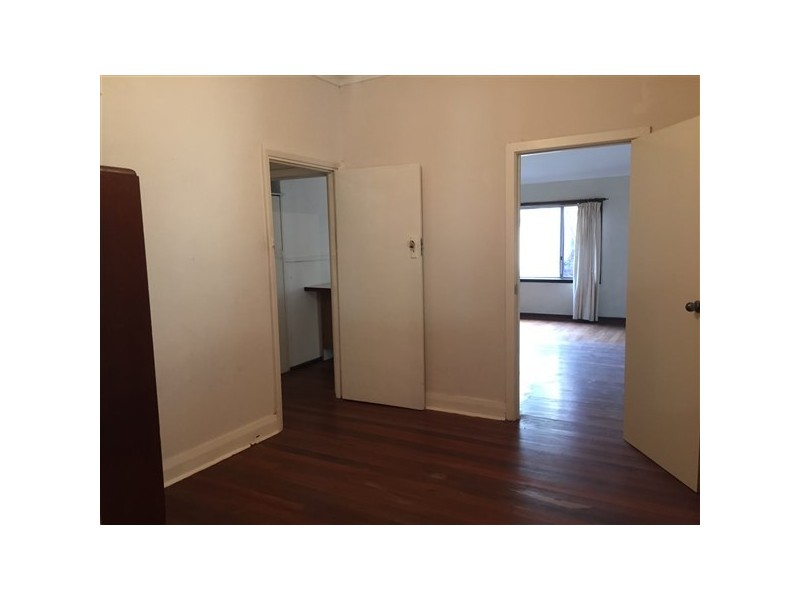 21 Dampier Street, Beachlands WA 6530