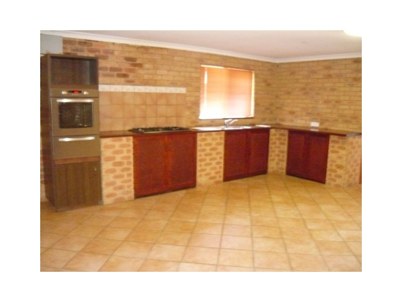 20 Broadfield Close, Rangeway WA 6530