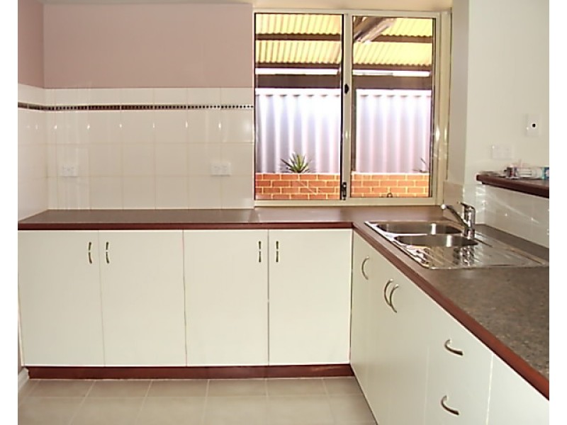 116 Burgess Street, Beachlands WA 6530