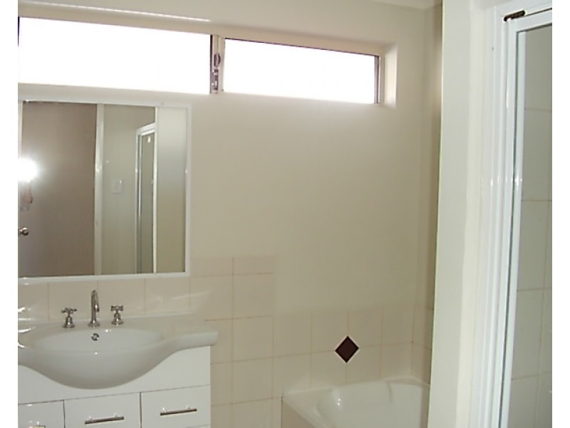 116 Burgess Street, Beachlands WA 6530