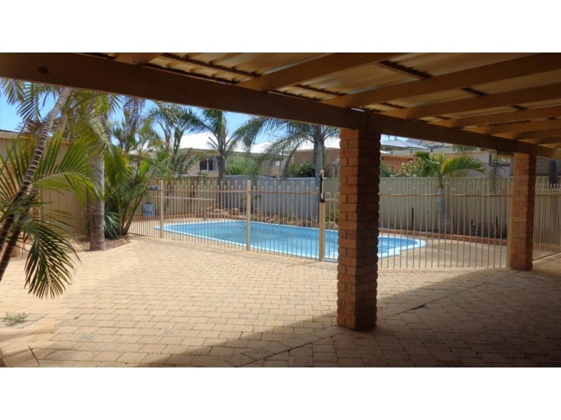 9 Queenscliffe Close, Tarcoola Beach WA 6530