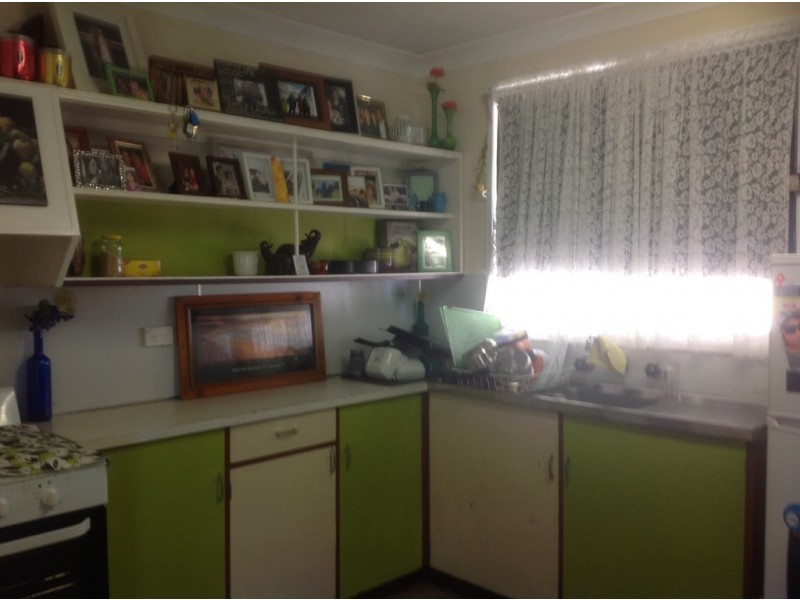 220 Second Street, Wonthella WA 6530