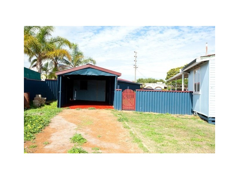 51 Phelps Street, Wonthella WA 6530