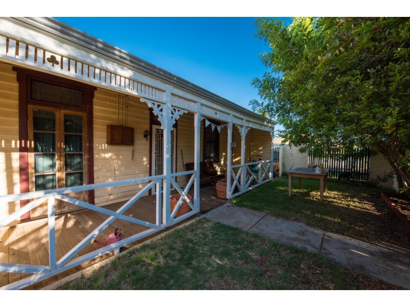 13 Burges Street, Beachlands WA 6530