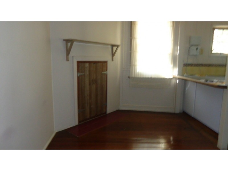 13 Burges Street, Beachlands WA 6530