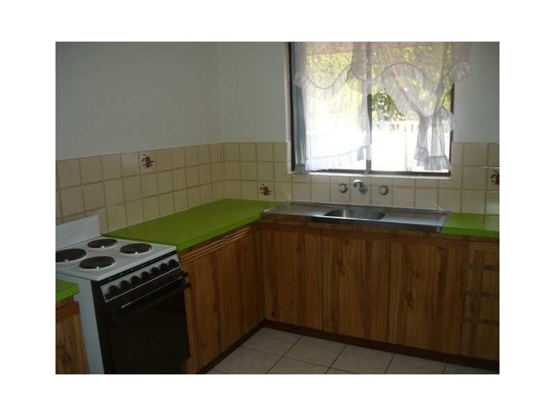 2/8 Weeks Court, Rangeway WA 6530