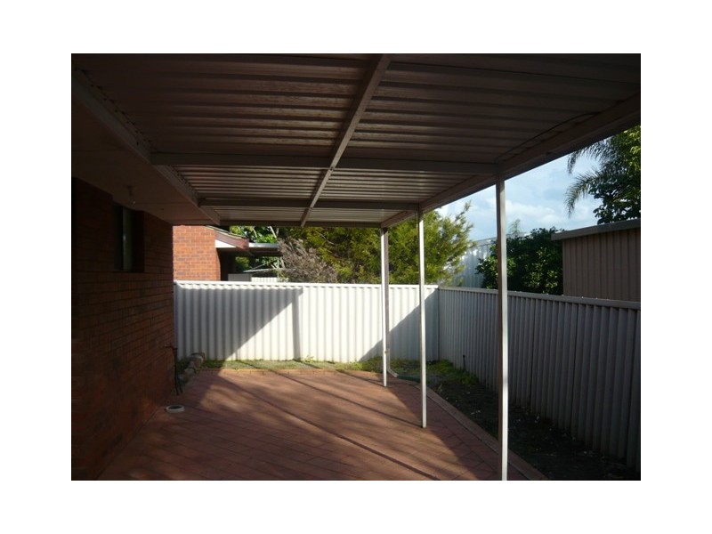 2/8 Weeks Court, Rangeway WA 6530