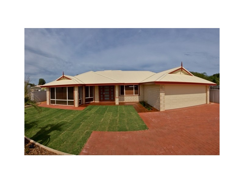 206A First Street, Wonthella WA 6530