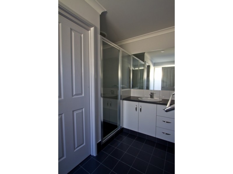 206A First Street, Wonthella WA 6530