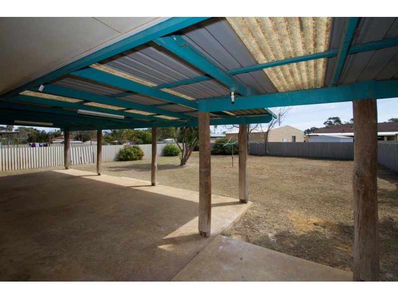 79 Chapman Valley Road, Waggrakine WA 6530