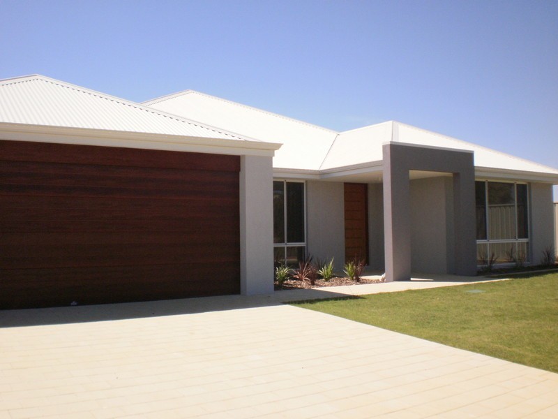 11 Slipknot Street, Drummond Cove WA 6532