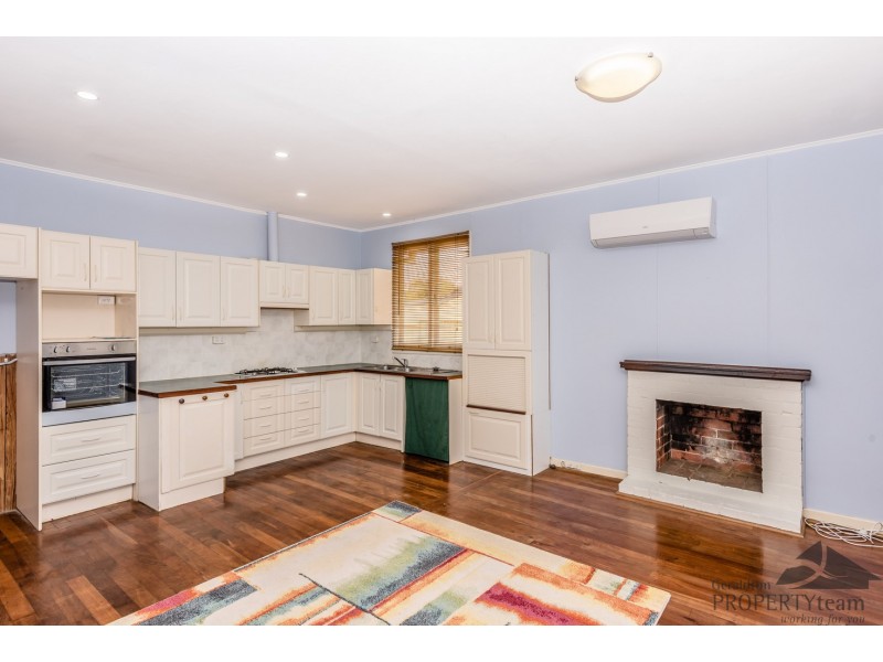 3 Bradley Street, Beachlands WA 6530