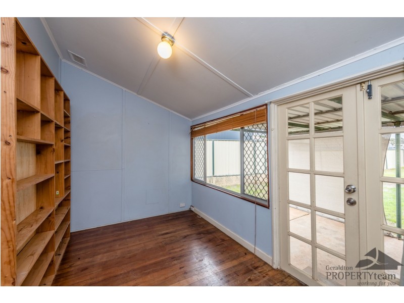 3 Bradley Street, Beachlands WA 6530