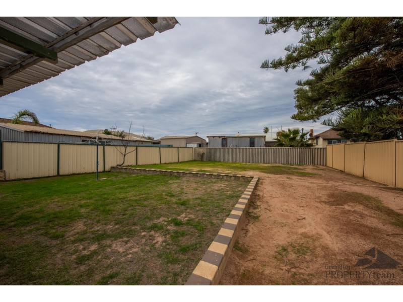 3 Bradley Street, Beachlands WA 6530