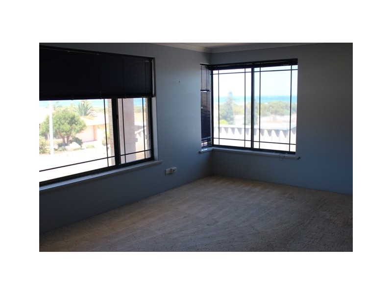 7 Auger Green, Wandina WA 6530