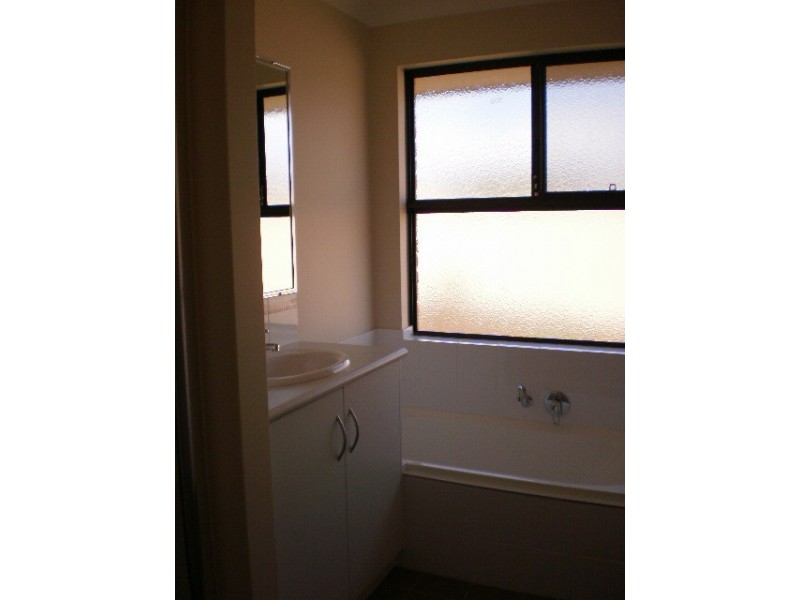 11 Bagley Crescent, Mount Tarcoola WA 6530