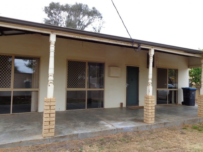 228 Second Street, Wonthella WA 6530