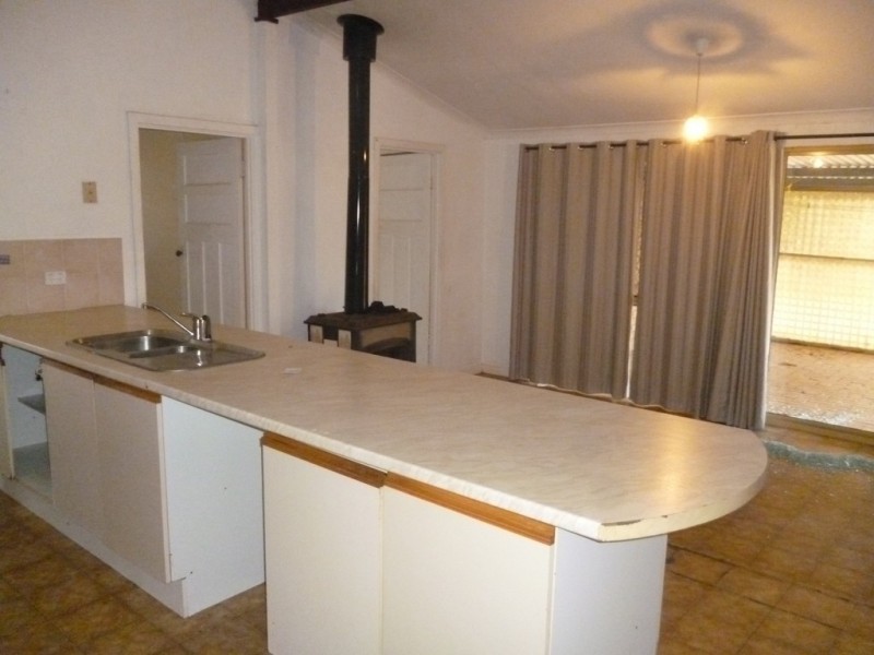228 Second Street, Wonthella WA 6530