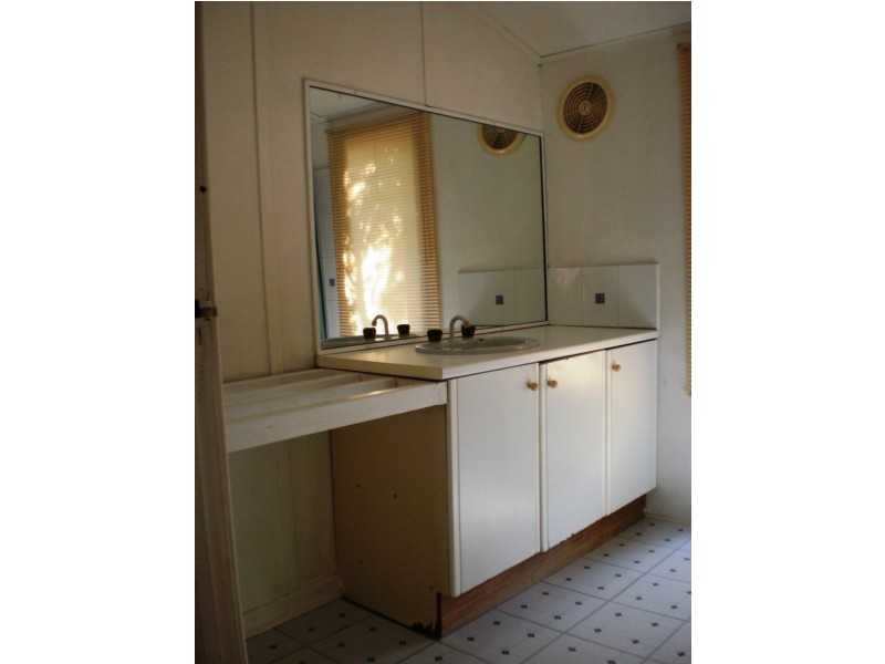 228 Second Street, Wonthella WA 6530