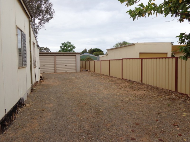 228 Second Street, Wonthella WA 6530