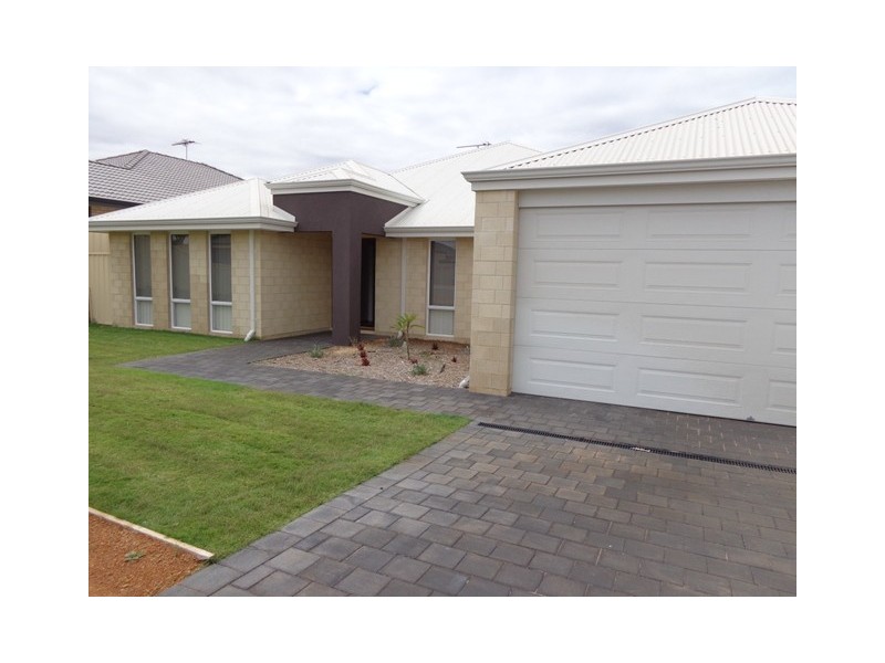 14 Peak Street, Drummond Cove WA 6532