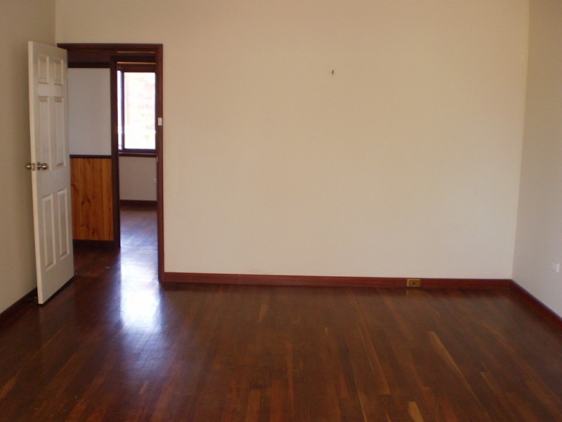 1 Whitfield Street, Beachlands WA 6530