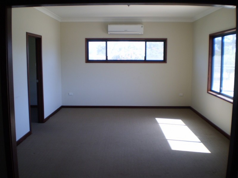 1 Whitfield Street, Beachlands WA 6530