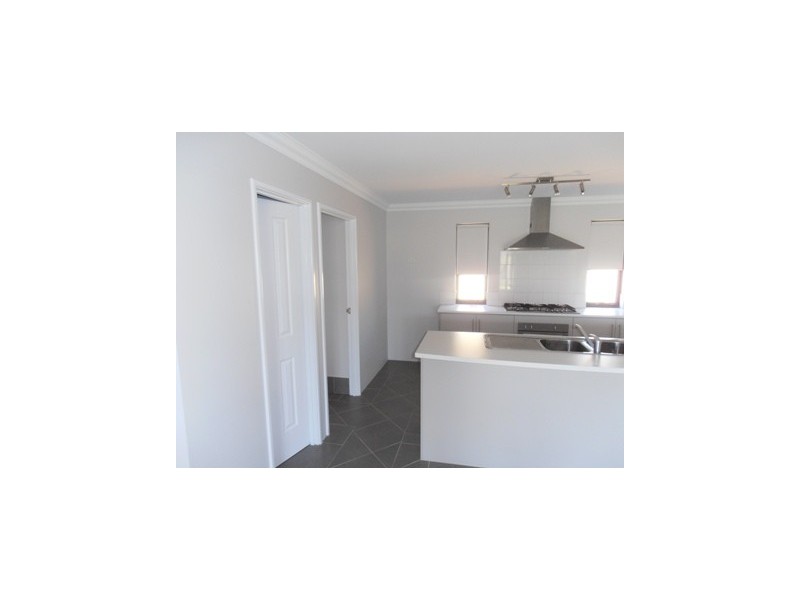 171 Glenfield Beach Drive, Drummond Cove WA 6532