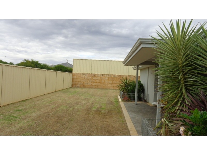 171 Glenfield Beach Drive, Drummond Cove WA 6532