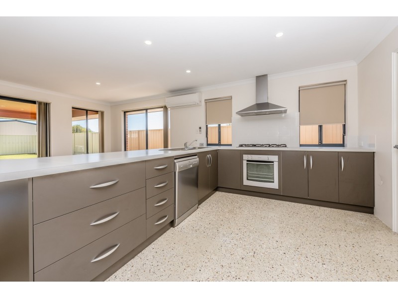 23 Hillview Drive, Drummond Cove WA 6532