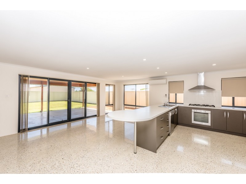 23 Hillview Drive, Drummond Cove WA 6532