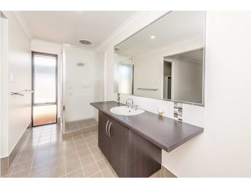 23 Hillview Drive, Drummond Cove WA 6532