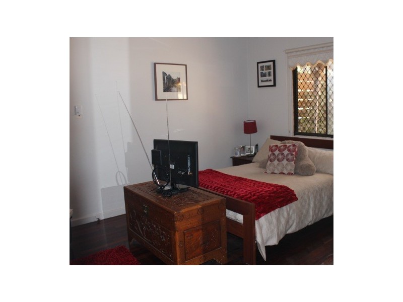 16 Whitfield Street, Beachlands WA 6530