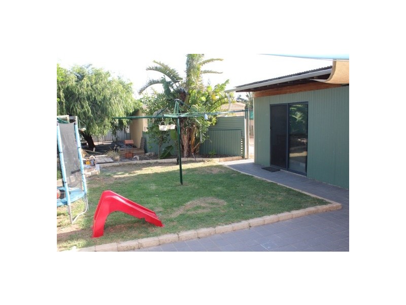 16 Whitfield Street, Beachlands WA 6530