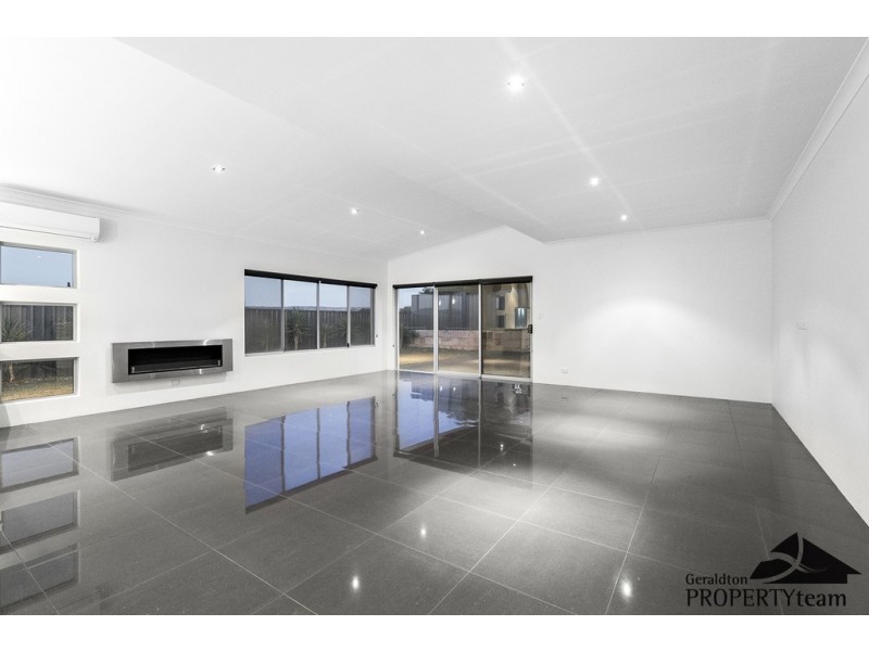 15 Mistral Crescent, Drummond Cove WA 6532