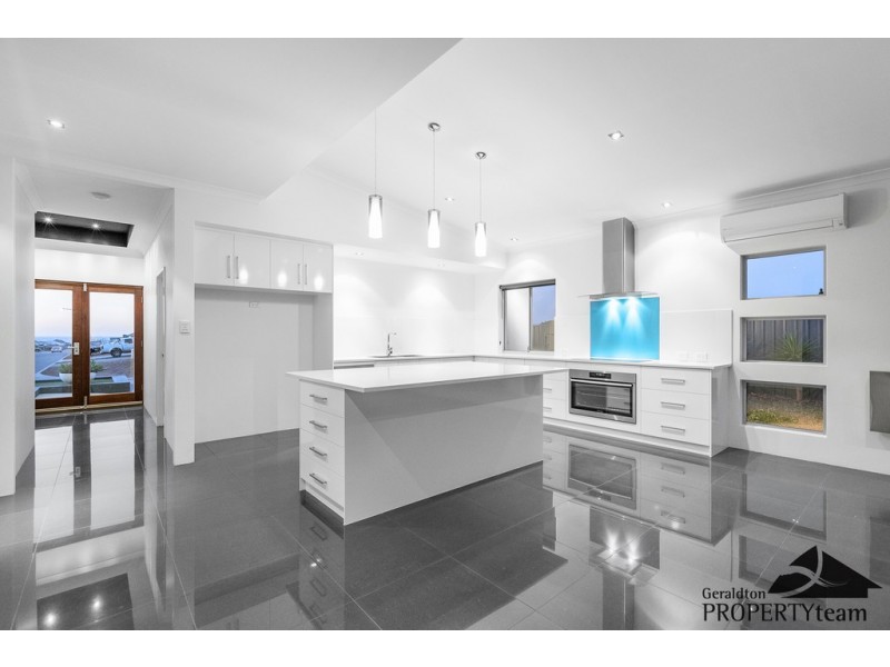 15 Mistral Crescent, Drummond Cove WA 6532