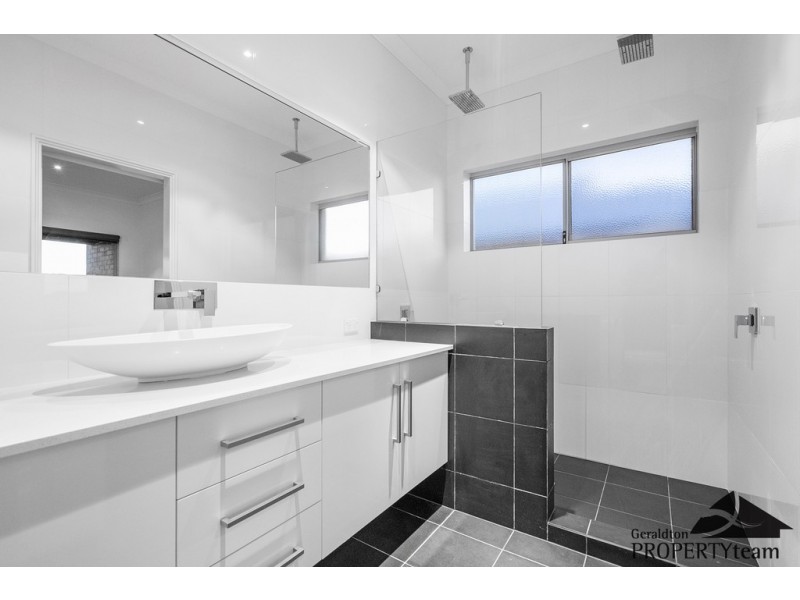 15 Mistral Crescent, Drummond Cove WA 6532