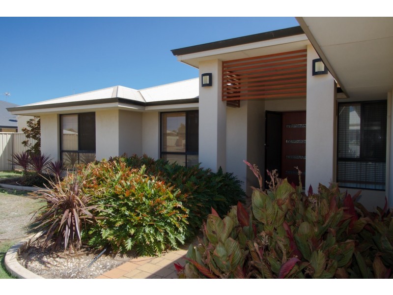 34 Wavecrest Circle, Drummond Cove WA 6532