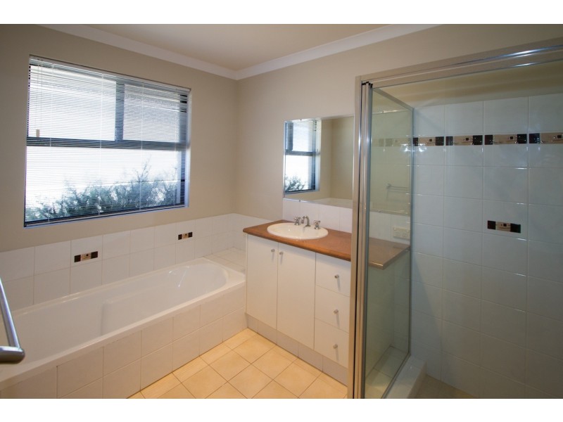 34 Wavecrest Circle, Drummond Cove WA 6532