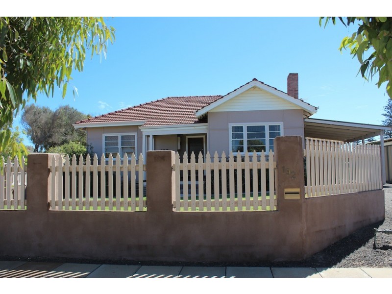 192 Shenton Street, Beachlands WA 6530