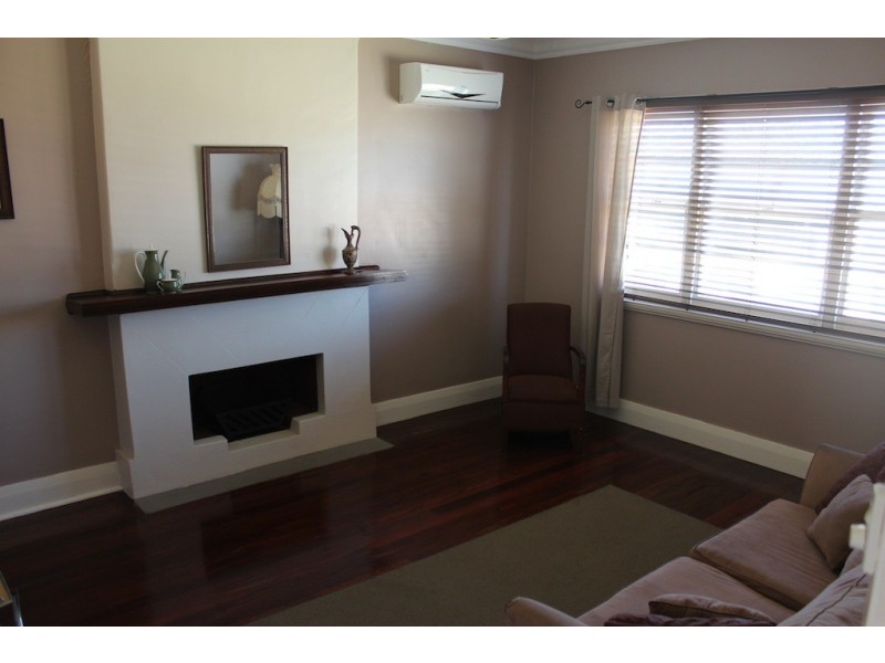 192 Shenton Street, Beachlands WA 6530