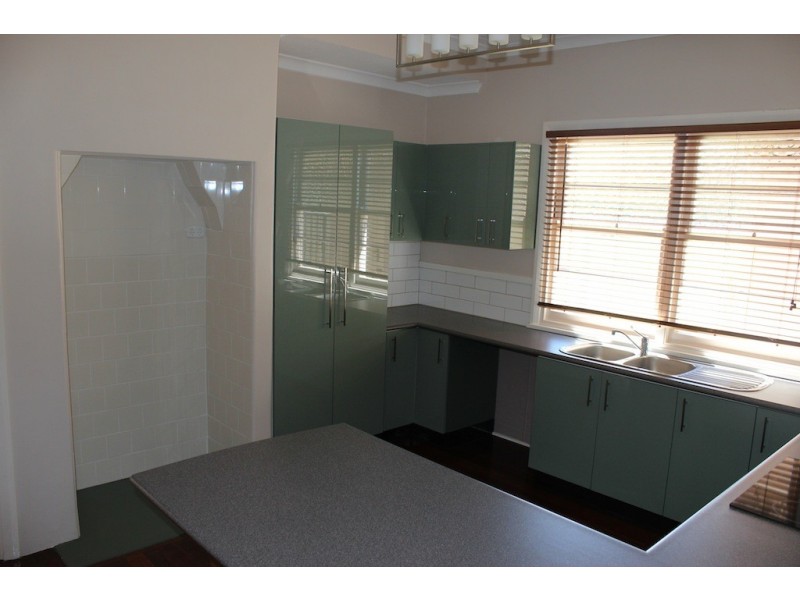 192 Shenton Street, Beachlands WA 6530