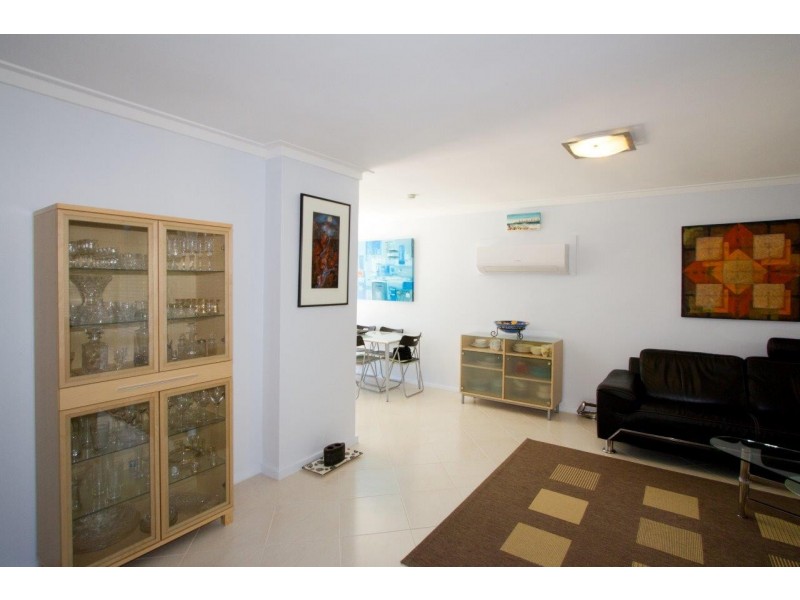 15 Houtman Street, Wonthella WA 6530