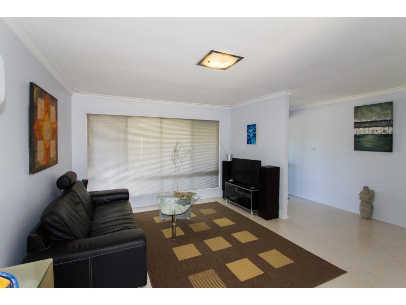 15 Houtman Street, Wonthella WA 6530