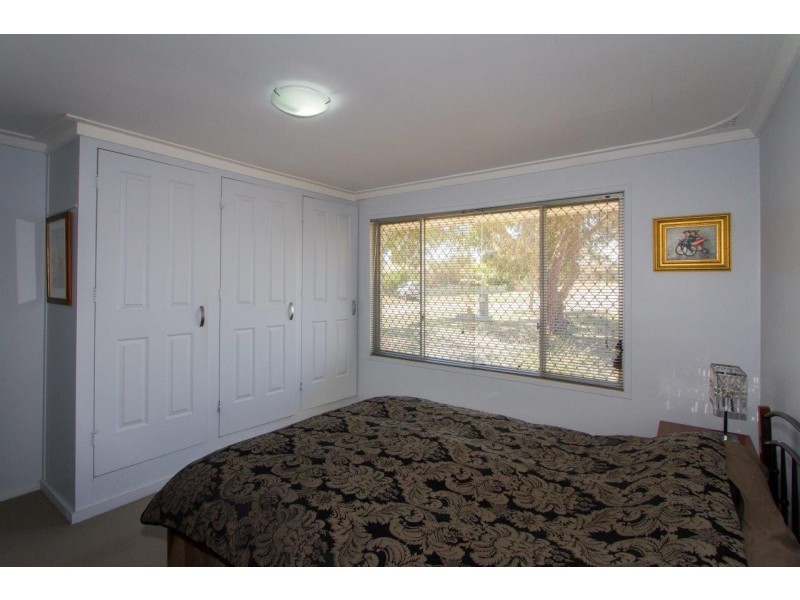 15 Houtman Street, Wonthella WA 6530